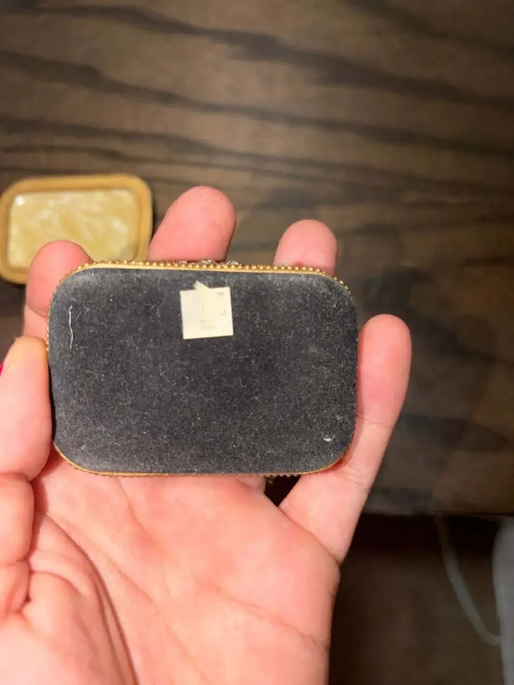 Unbranded gold tone